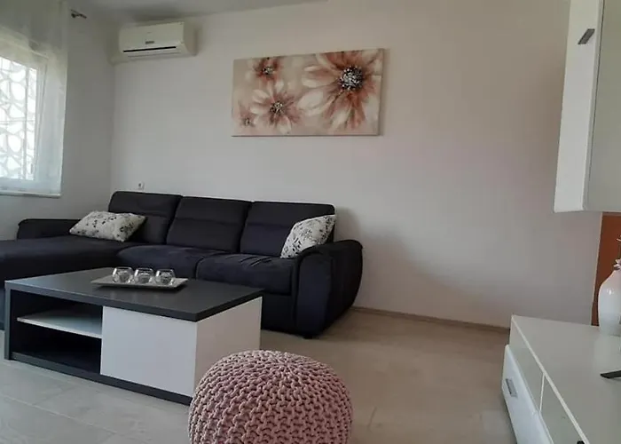 Appartement Lukrecija