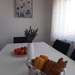 Lukrecija Апартаменты Селце