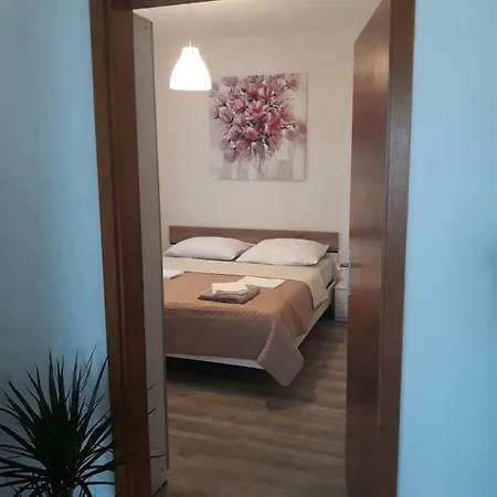 Apartment Lukrecija Selce
