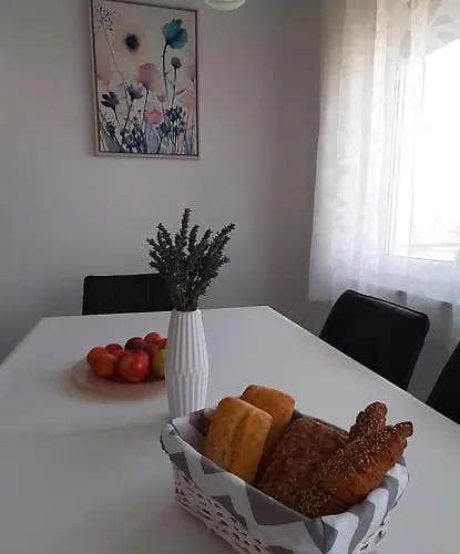 Lukrecija Apartman Selce