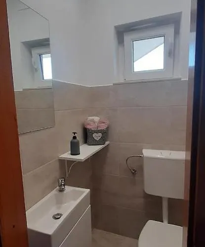Lukrecija Apartman Selce
